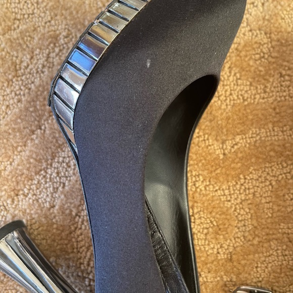 Chanel black satin pump